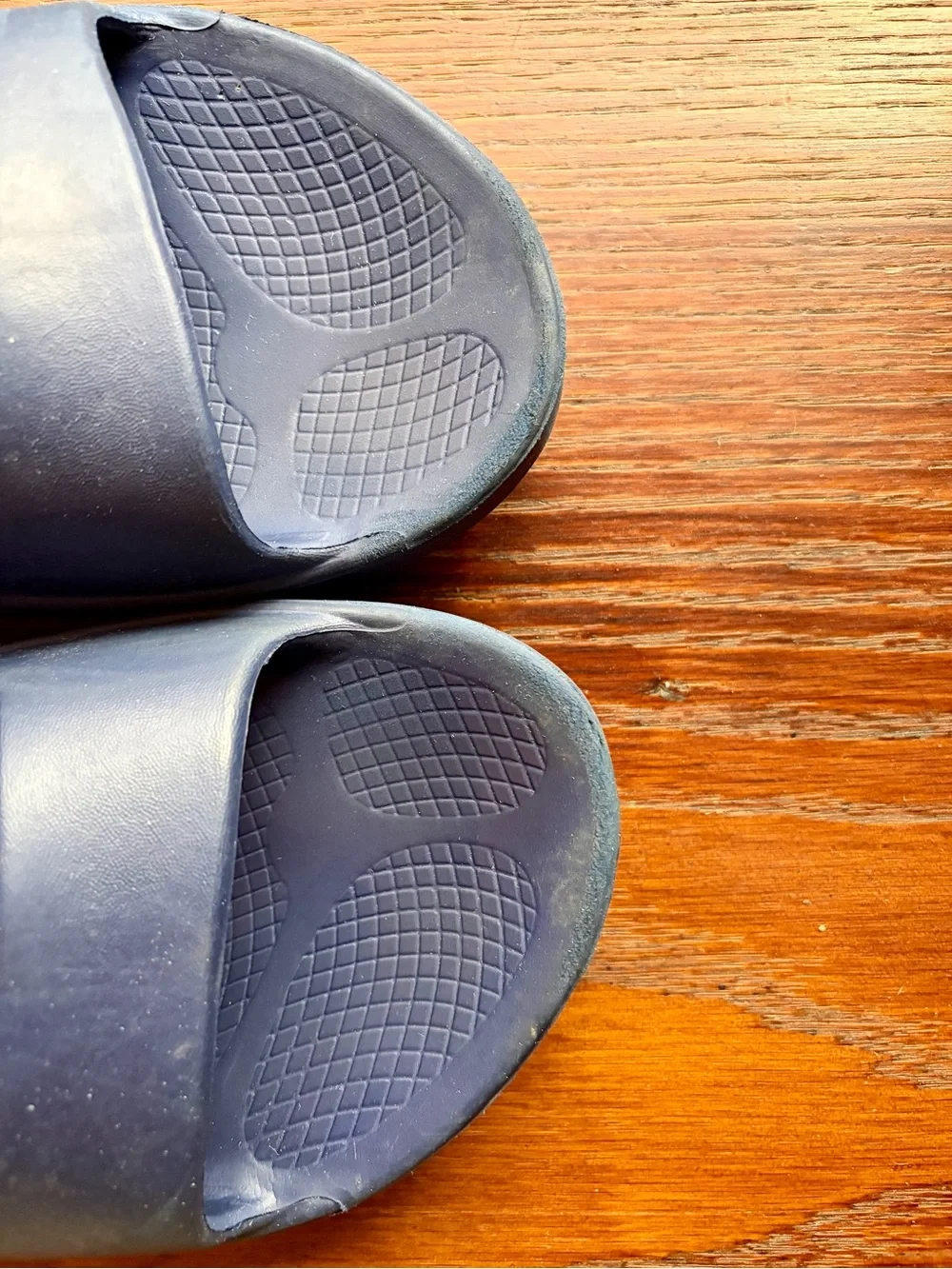 OOFOS Men's Recovery Slide Sandals in Navy Blue